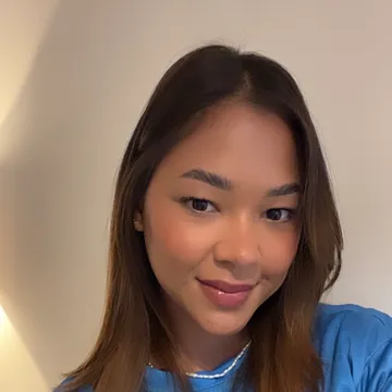 Natália, comercial da Kaimares Turismo